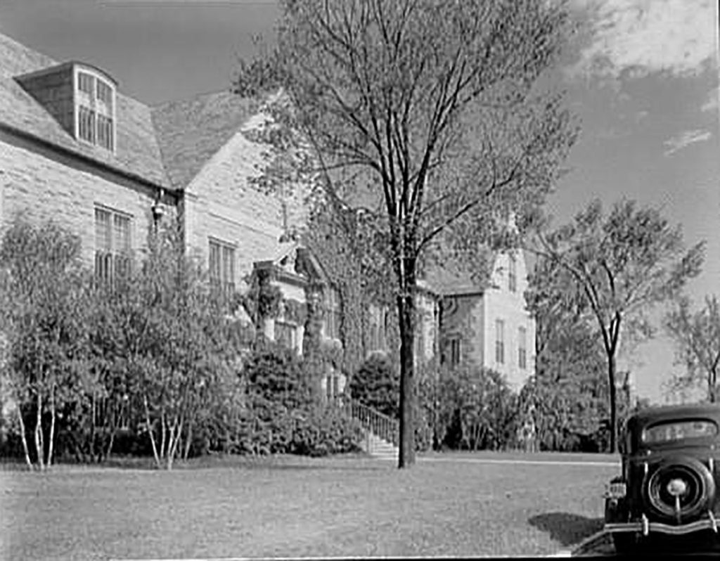A black and white image showing a building on the Connecticut College campus, from the Library of Congress